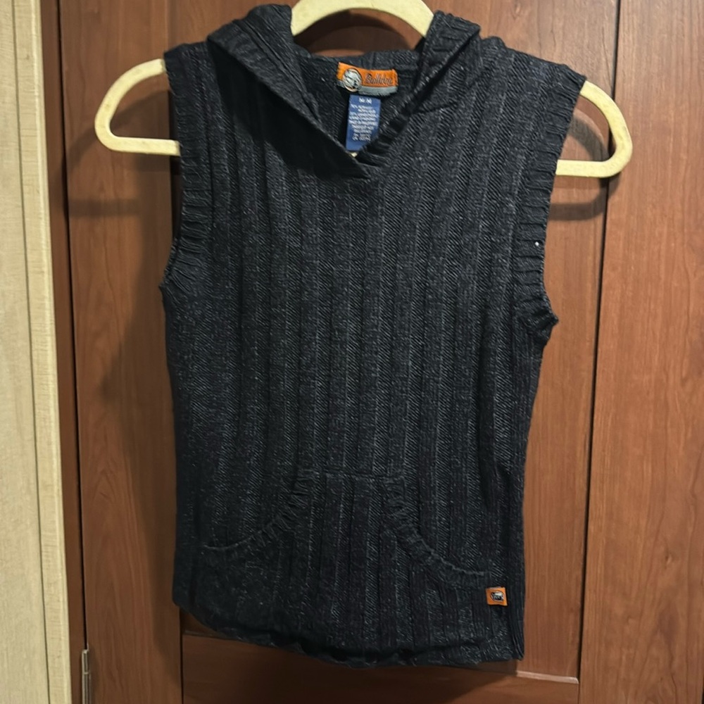 Bulldog sleeveless sweater